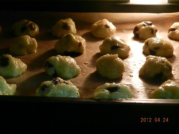 分成約20克一個 180度火溫烘烤12分