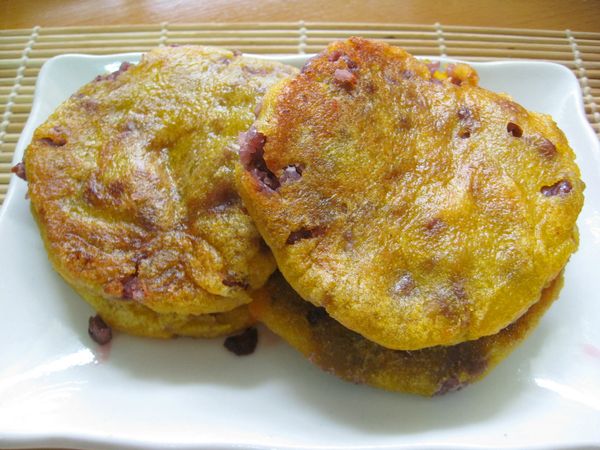 煎至兩面金黃即可 南瓜紅豆軟餅 完成♪