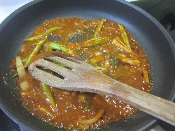 待醬料慢慢濃縮 且香氣已經出來