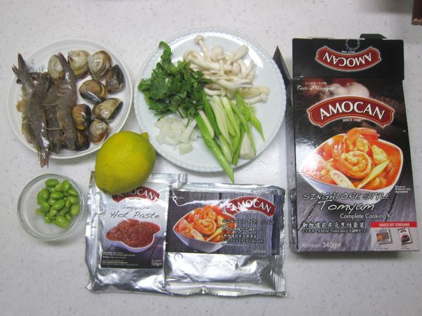 使用AMOCAN 新加坡式東炎烹飪套組,裡面有食譜解說一點都不用擔心