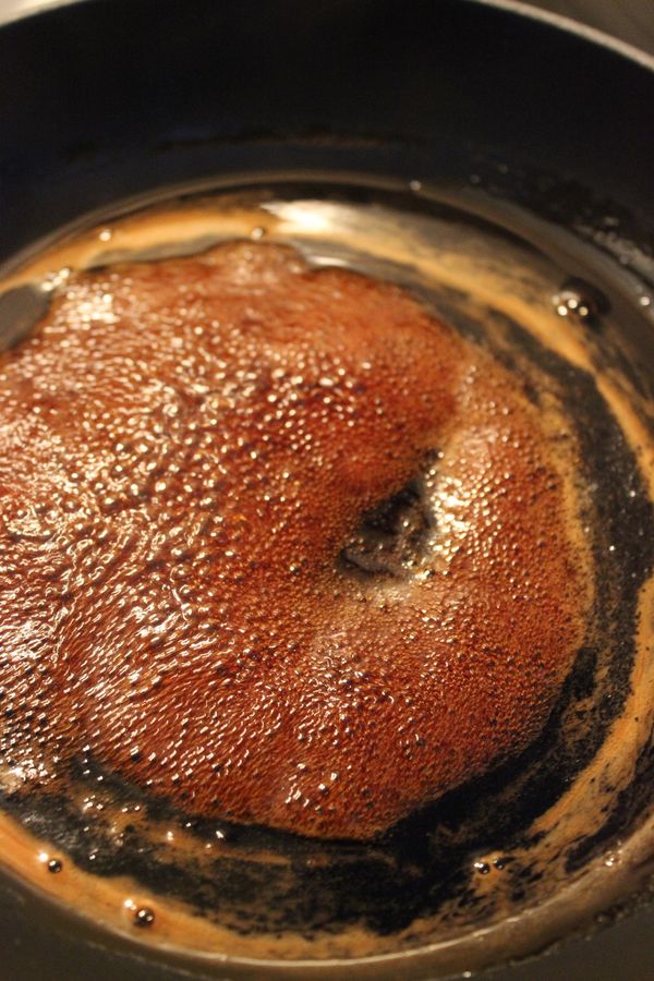 照燒醬汁入鍋中~小火煮到糖融化~