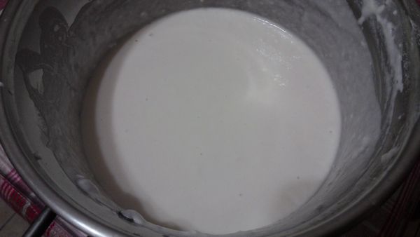 全部材料放入鍋內攪拌均勻，麵糊靜置30分。