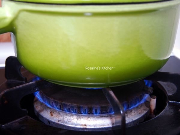 6.使用中火烹煮，火源不宜超過鍋底範圍。