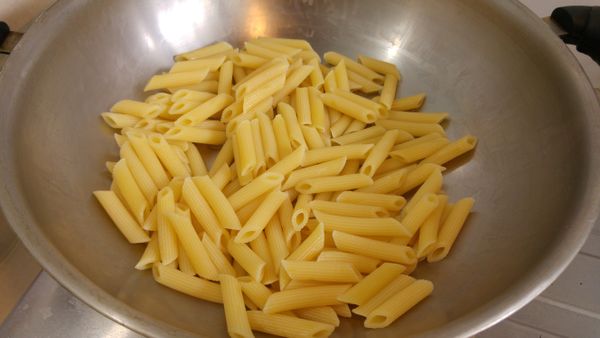 意大利粉 如過冷河 醬汁不能吸收入內
所以如果做焗意粉 記緊不要過冷河