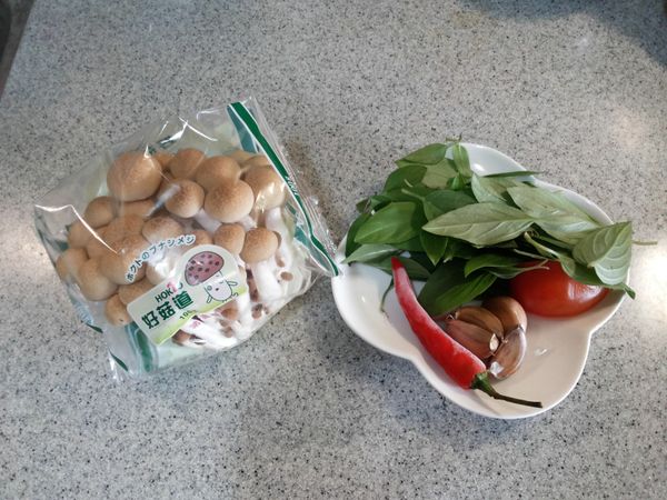 簡單幾樣食材準備好