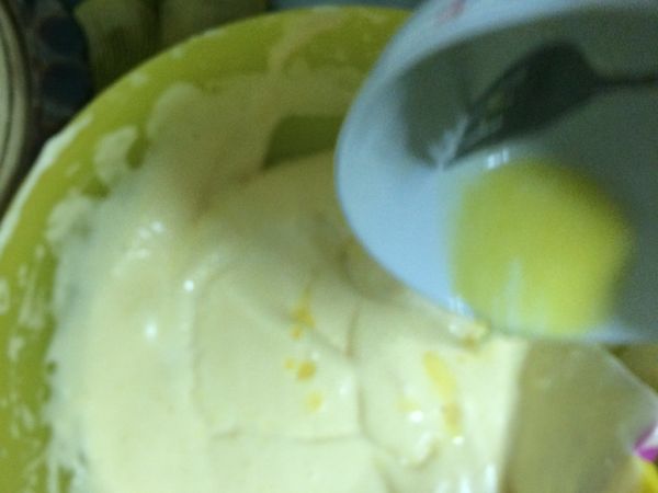 完成後倒入奶油液