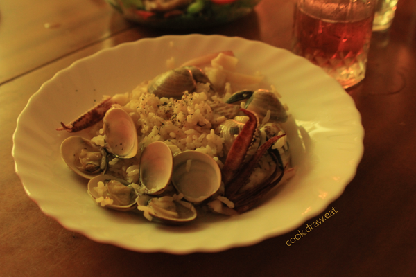 ［上桌］熄火後，加鍋蓋悶煮5分鐘就可以添飯上桌了！