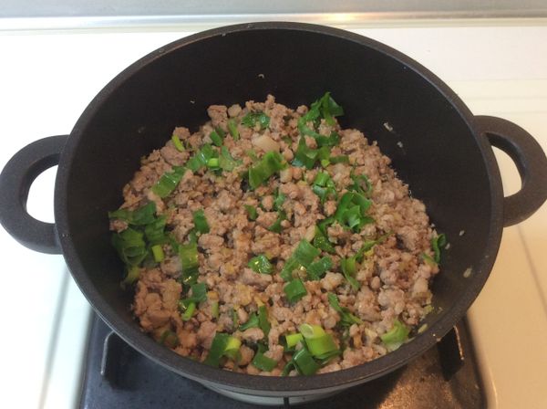 最後加入蔥綠，完成！