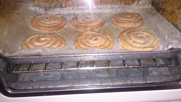 烤好後先放烤箱裡15分鐘，再取出放涼。