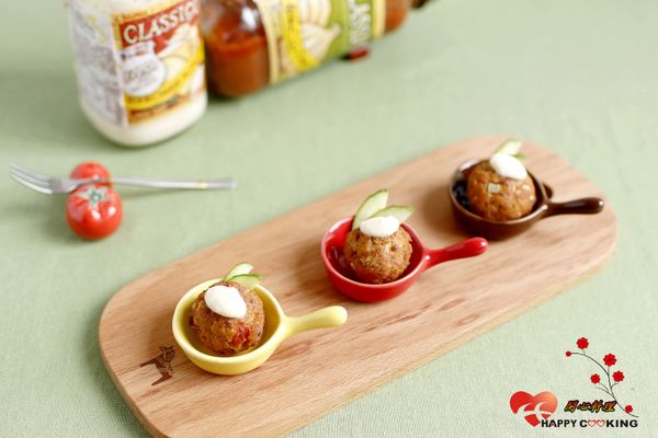 或是沾四種起司白醬口味的CLASSICO義大利麵醬食用即可!