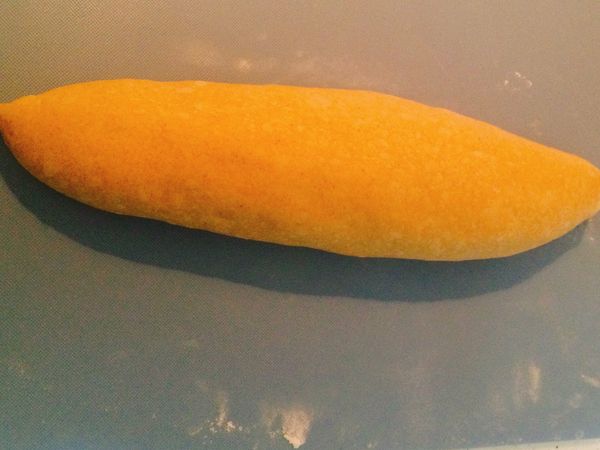 #最後發酵
放至烤盤上，麵糰表面盆些水，再放入烤箱中進行最後發酵50-60分鐘。