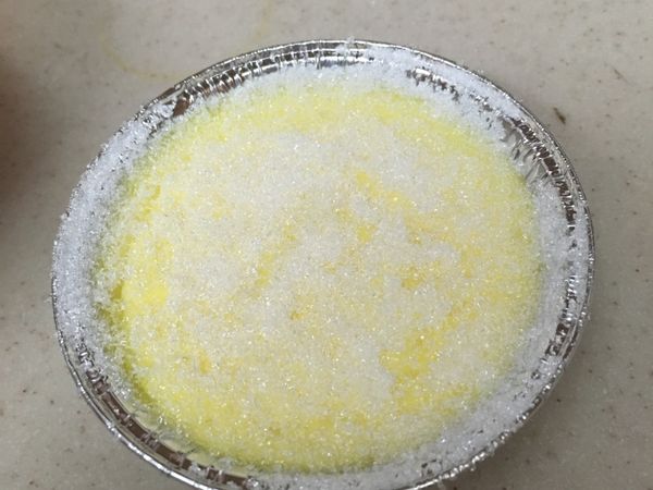 在表明均勻撒上砂糖