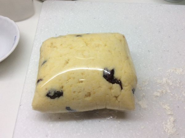 鬆弛20分鐘後的麵團，會有膨脹感