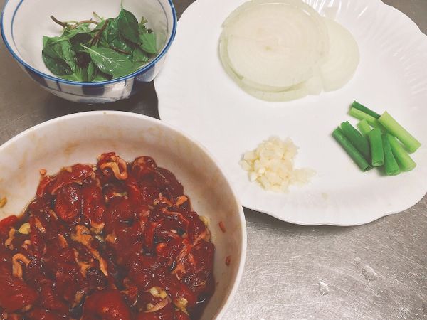 備料！
沙朗薄片先用醃料醃（30分鐘）