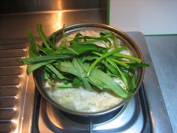 接續放入蔬菜即可。