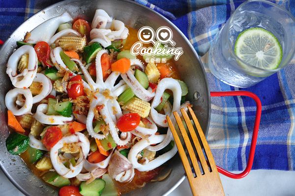 有了豐富的鮮蔬配色，加上新鮮的海味，還有夠勁便利的辣醬，輕鬆就能完成美味料理!