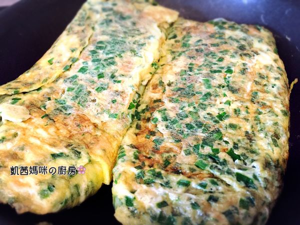 兩大捲韭菜玉子燒。