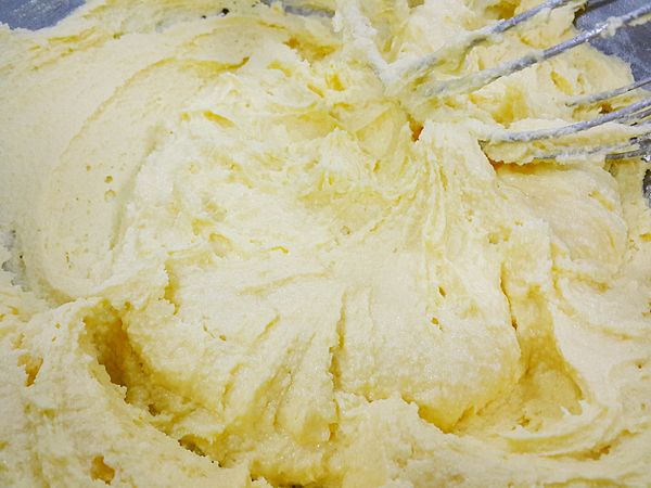 完成好吃方便的奶酥抹醬囉！