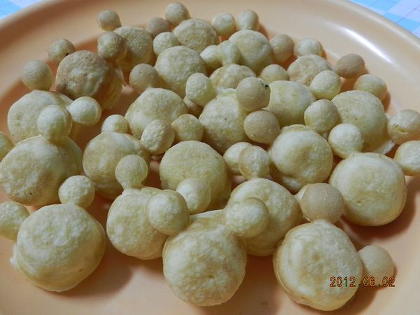 看吧~好可愛的米奇ㄟ~~這個配方大約可以做出三盤的小蛋糕