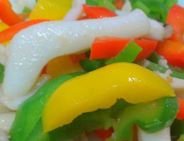 快炒過後調味，就可以起鍋囉