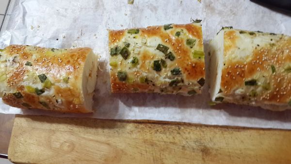 打開前後端切約1公分,再分切3段(10公分),