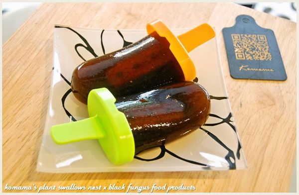 脫模前可稍微泡一下溫水，利用熱氣傳達使其順利脫模，可單吃，也能添加煉乳來增味。