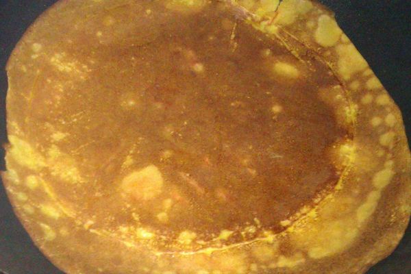 待底面煎至金黃時再慢慢翻面繼續煎至金黃即完成~