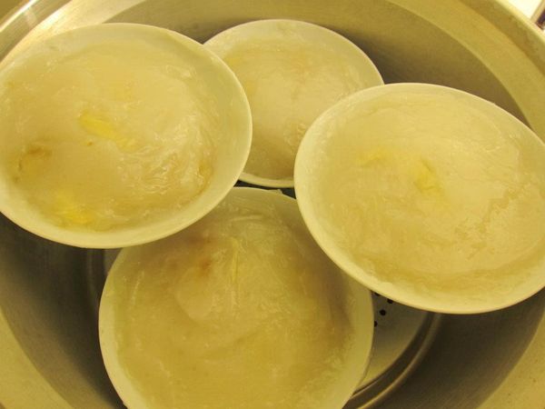 等開關跳起來之後，看有沒有熟，若沒熟再加半杯水去蒸~~