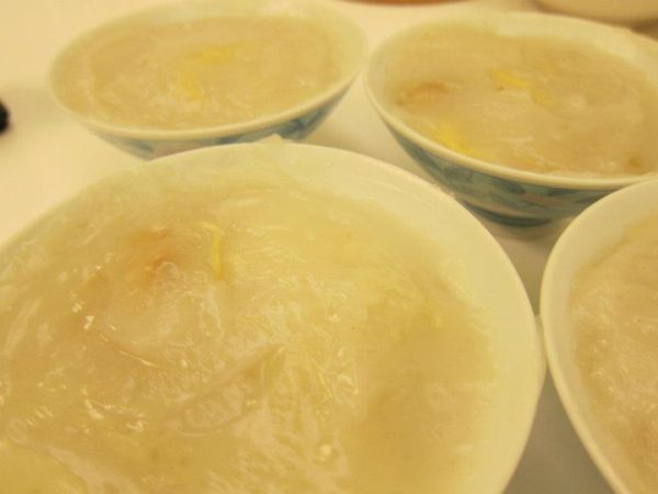 等肉圓涼~~~脫模就可以吃囉