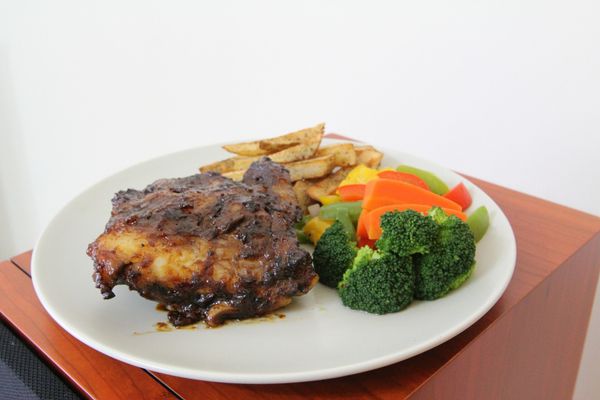 烤好後就可以擺盤了...