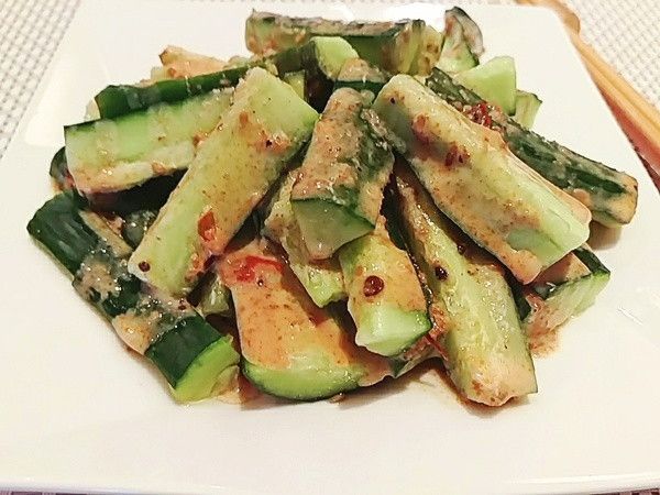 淋上備好的醬汁 即可美味上桌