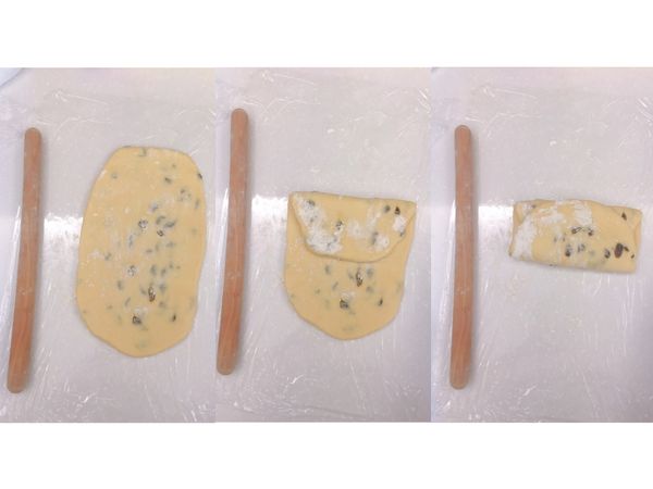 將麵糰桿開成長方形折三折 桿開折三折 桿開再折三折
（折三折的動作做三次）