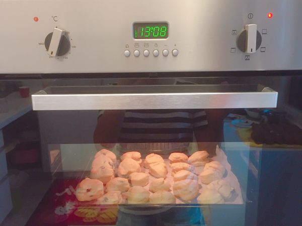 放入已預熱15分鐘的200度烤箱
烘烤時間為15-20分鐘