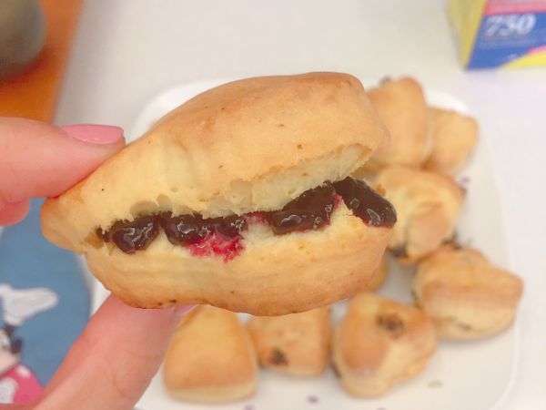 可以切半在中間塗上自己喜歡的果醬呦😆