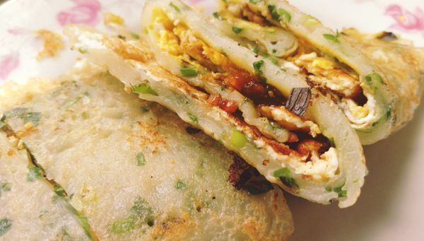 再切成適當的大小，粉皮厚厚QQ的，吃起來就是有不同的口感。