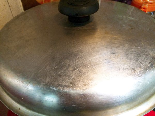 蓋上蓋子，悶煮5分鐘