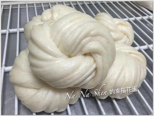 3分鐘後再取出銀絲卷放架子上待涼。