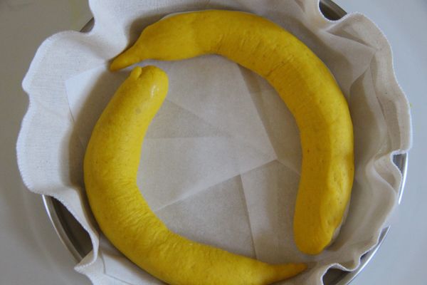 組合起來後放入電鍋蒸盤發酵