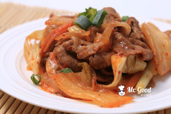 起鍋前放入蔥段小炒，就完成囉！