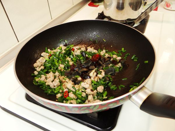 最後下皮蛋,翻拌即可