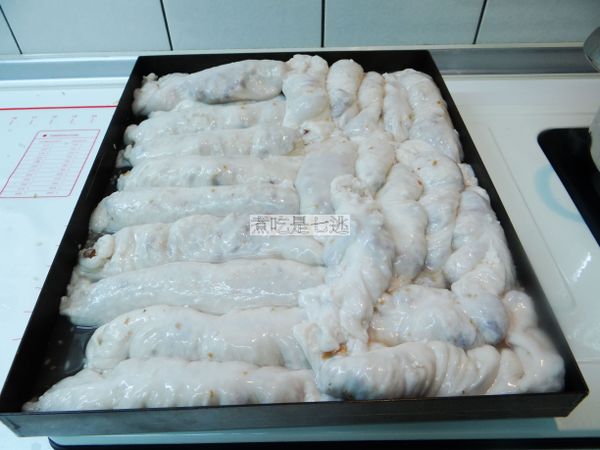 沒有綁棉線的樣子，這樣一盤是2斤的米，一付大腸，剛好差不多可以灌完