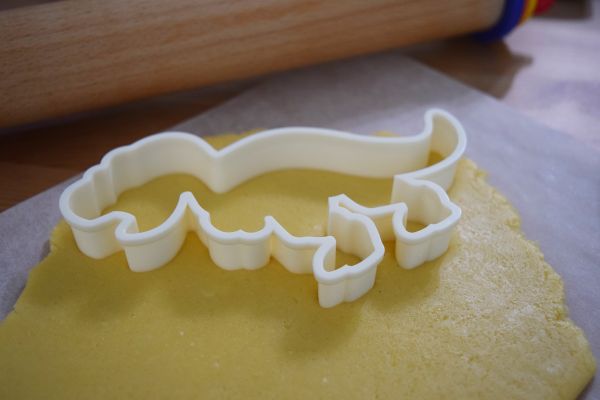 先選暴龍的模型切麵糰