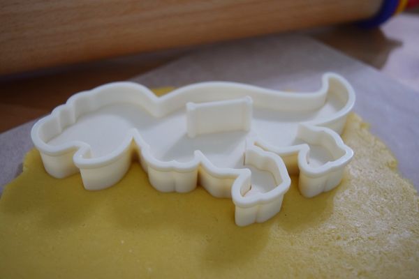 再蓋上上模稍壓擠