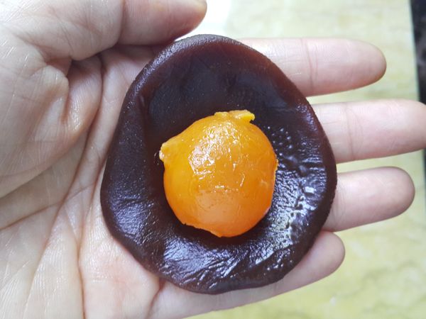 步驟二將步驟一包入揉圓備用