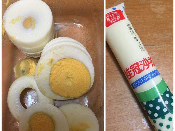 將蛋切成片另外放置，可以依照要吃馬鈴薯沙拉的量加入蛋和沙拉醬