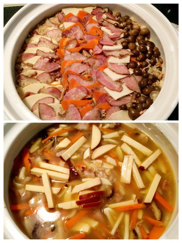 將切片的筍子、紅蘿蔔、臘肉及壽喜菇平鋪在上層。
蓋上鍋蓋大火煮至滾後，轉小火。
約20分鐘或是水蒸氣消失，即可關火。