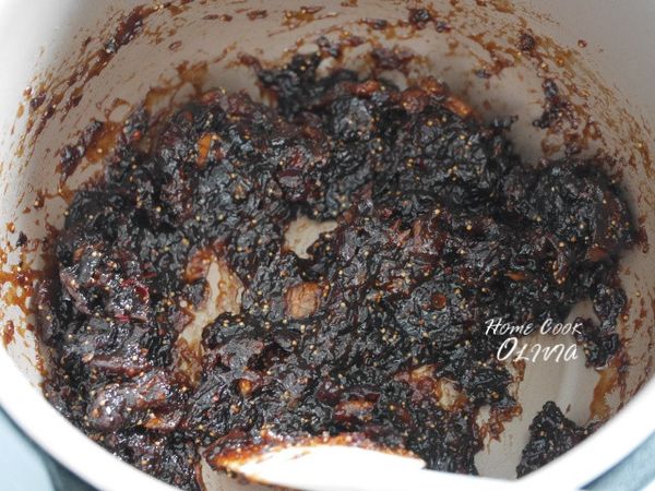 約10-15分鐘後水分收乾，盛入乾淨的玻璃容器中，可保存三個月左右。