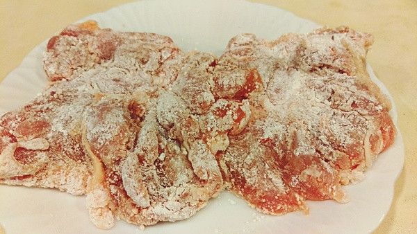 醃製完成兩面抹上地瓜粉