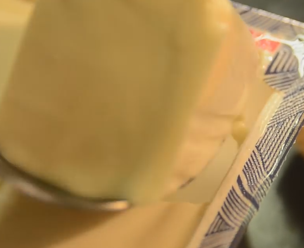 把嫩豆腐切塊 （兩塊）大小如圖片！！！