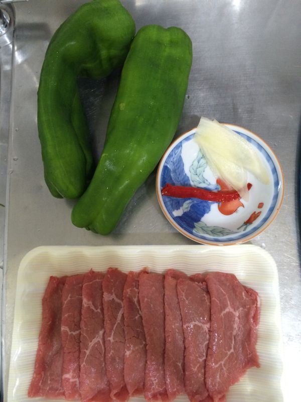 材料洗淨，準備如圖。